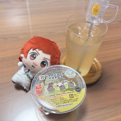 今日の晩ご飯はじゃがバタとハイボール🍽️