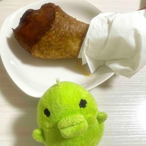 くちぱ明日仕事緊急出勤になったからまだ振り返り載せないだっち、、仕事納めたはずだっただっち、、クリスマスのターキーレッグだっち
