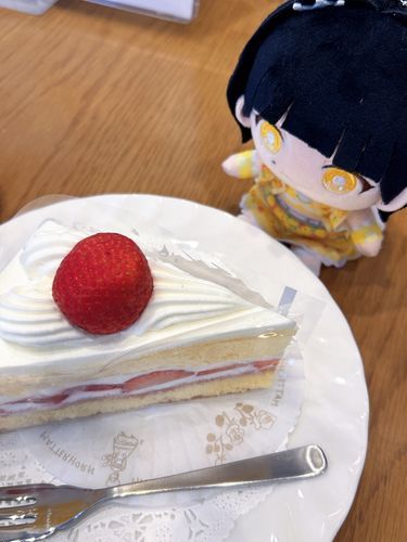 ケーキを　たべましたん