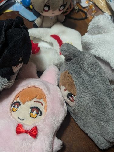 ごーるでんうぃーくも　ほんばん。もちぬしは　しばらく　とおくで　しごと　だけど　ぼくたち　いっぱいの　おうちじかん　もらった
いっぱい　のんびり　するか　おかたづけ　するか　まよう　ところ
