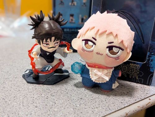 ゆうじがお兄ちゃんフィギュアと共闘‼️
こくせんっぴ💗