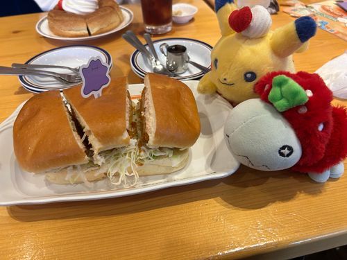 ポケモン 30しゅうねんは
コラボが　いっぱい！