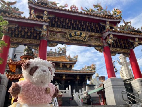 日本じゃないみたいだけど、日本だよ
なのに、まるで初めての海外旅行気分のゆりちゃん！
ねえ、ゆりちゃん、新幹線では海外には行けないんだよ