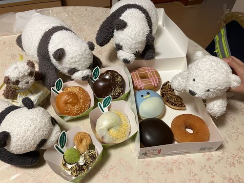 Let’s ドーナッツ・パーティー❗️

“クリスピー・クリーム“＆“ミセス・ドーナッツ“

ゆりちゃん「あっ、こめこ！フライングはダメだぉ！」