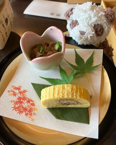 本日の美味しいもの 4
飛騨牛の時雨煮&う巻き玉子
この先付けはゴキゲン!