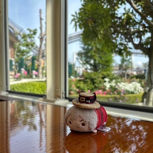 バラの見えるいちばん素敵な席に案内してもらった！