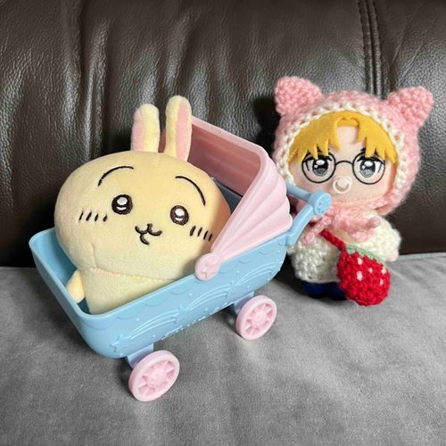 お友達の「プルャ」
少し遅くなっちゃったけど、お誕生日おめでとう！しょごのブーブに乗ってもらって記念写真を撮ったよ ♩