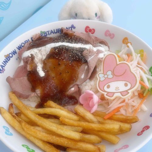 今日もピューロランドにきたよ🍴