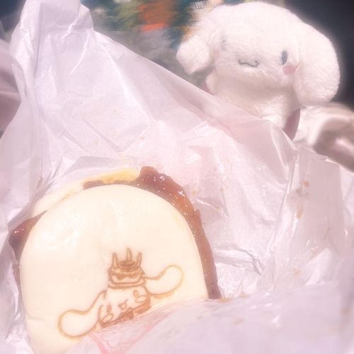 ピューロランドのパレードのクエワン待機中にチキンパオを食べたよ♩お友達も大絶賛してたメニュー！