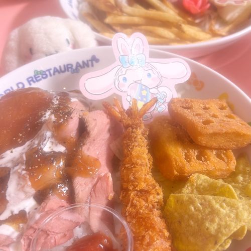 少し前だけど、イースターイベント限定のメニューを食べたよ♡珍しい味のコンセプトで、おいしかったあ〜