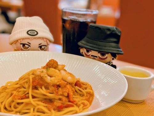 お腹空いたね
海老と蟹🦐🦀甲殻類最高だね
ゆじはこれじゃあ足りないか
お兄ちゃんは少食そう