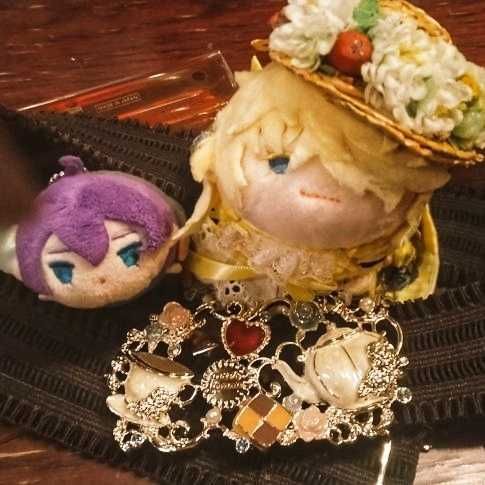 おとももちが小さくてかわいいね。
かわいいベルトが買えてよかったね。