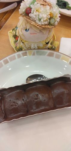しゅーくりーむにチョコくりーむをかけたやつ
おいしいね