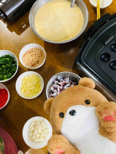 実はタコパをしたんだ...‼️
餅やチーズなどを入れて食べたら普通のたこ焼きの倍おいしかった...😋
