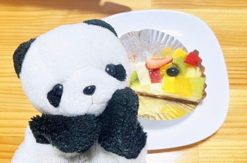 ケーキ🍰
写真撮る前に一口食べちゃったから、ぱんだが上手く隠してあげたんだ💪✨
