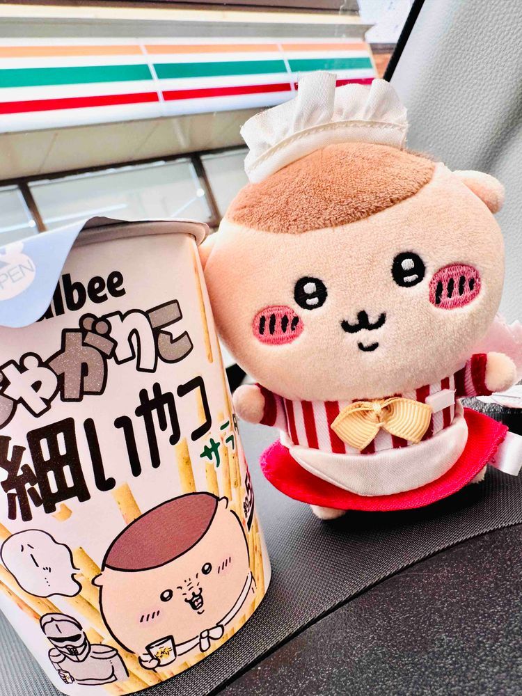 これは蓋がカニちゃんでカップが栗まんじゅう先輩のじゃがりこ！可愛いね！