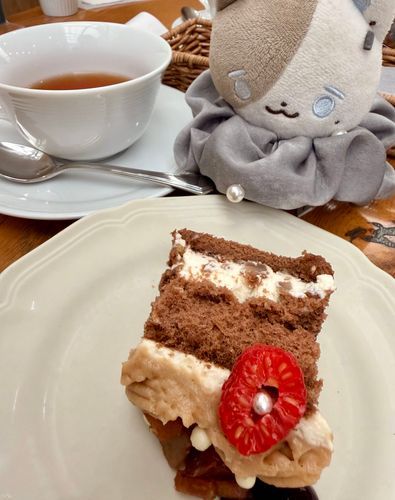 食後のデザートは栗のショートケーキだよ