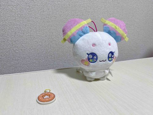 じっ…