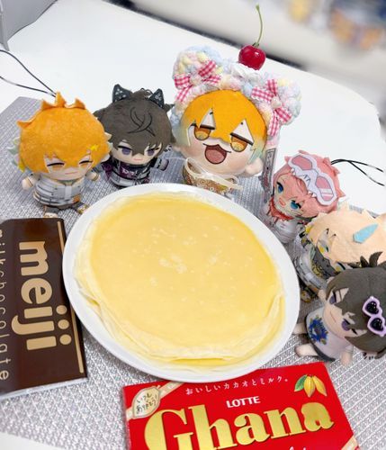 焼きたてモチモチクレープ生地に、板チョコ砕いてくるっと包むのが美味いってワケ
