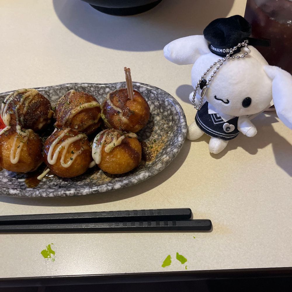 カラオケにきてたこ焼きを食べたよ