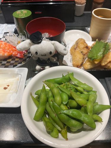 お寿司屋さんに行ったんだけど、主は生物を食べられないから、いろんな種類のものを食べたよ