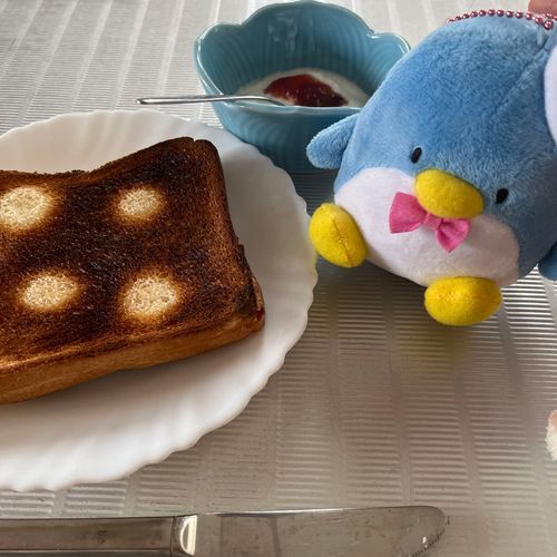あちゃー😣焦げ焦げのパン🍞