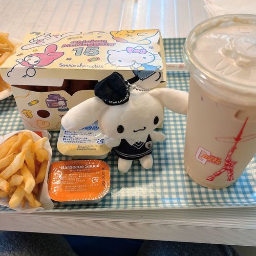 ついにマクドナルドのサンリオのナゲットを買ったよー！家族みんなで分けっこしてとっても美味しかった♪