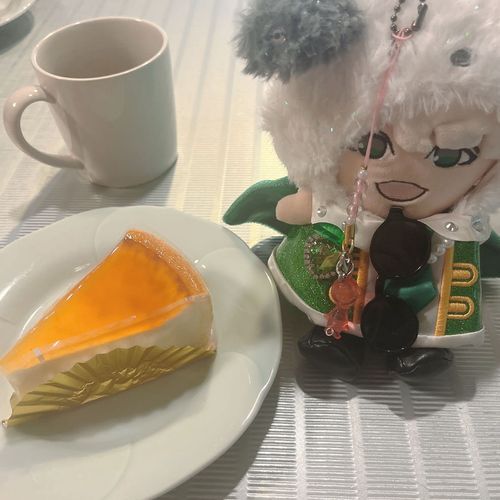 デリチュースのチーズケーキ、久しぶりに買ったで！やっぱりチーズケーキはここやな！濃厚で甘くて美味しい😋