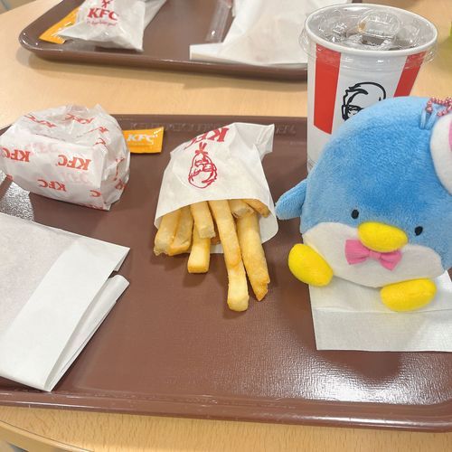 お友達と学校のケンタでお昼