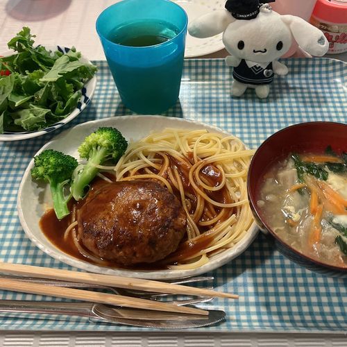 ハンバーグとかきたま汁！！