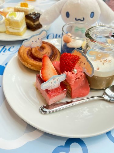 さっきの続きー！
スイーツたくさん食べたよん