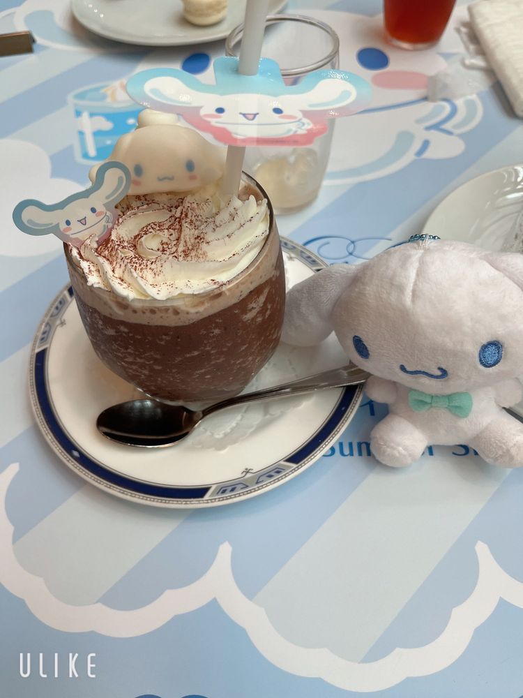さっきの続きー！
スイーツたくさん食べたよん