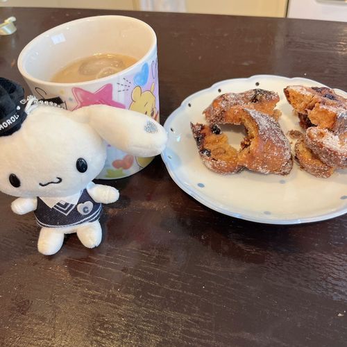 パン屋さんのラスクがとっても美味しいんだ😋カフェオレと一緒に頂いたよ！