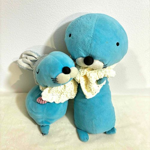 おねえちゃんが寒いからね〜⛄️って、毛糸でマフラーをつくってくれました！
ぼのとつむでおそろい😊
つむはお気に入りのうさみみもつけてるね〜