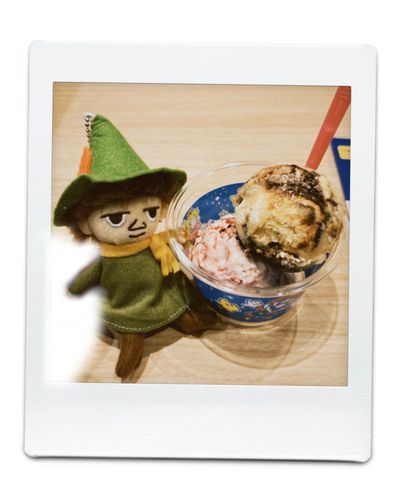 久々にサーティワンのアイス食べた！
ホワイトティラミスが美味しすぎたね
(手を白く消してます)