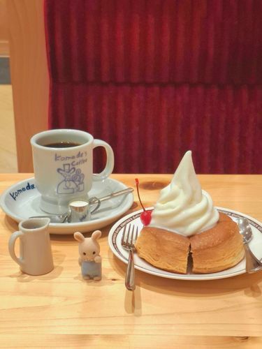 一個人享用的趕稿美食🐇☕️🥞