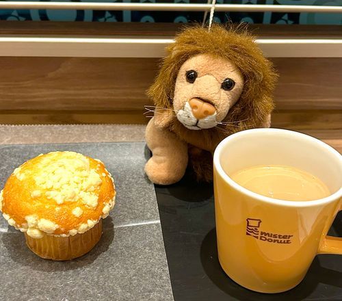 レオ「ミスドのカフェオレはおかわり自由だぞ♪」
