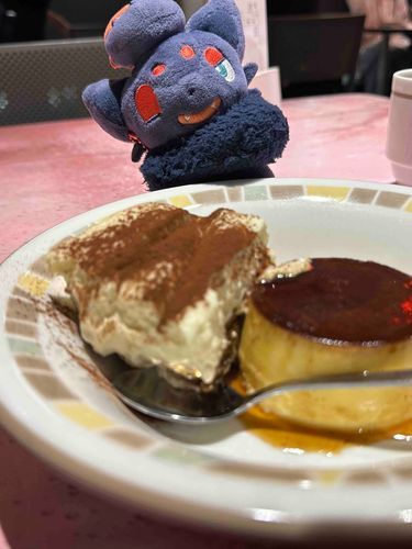 サイゼのティラミスとプリンはマストだね🍮
お家のみんなには内緒だよ
