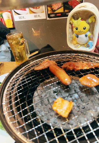 安全圏からウインナーを狙う……