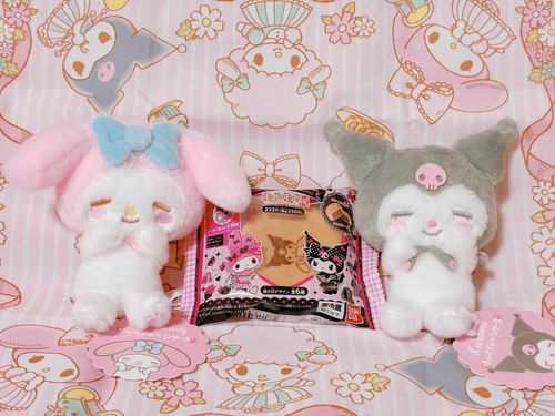 ふたりの　おやつ　また　みつけちゃった〜♪