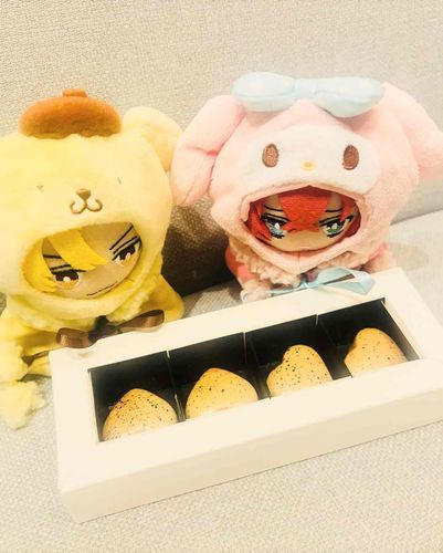 俺っちバレンタインのチョコもらいすぎちゃってまだまだあるよ！これはシャンパン入りのチョコ🍾🍫