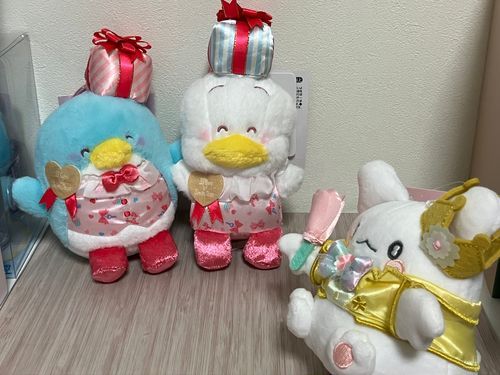 ぷれぜんとぼーいずが、まるまるのたんじょうびにぷれぜんとをもってきたの。
ありがとうなの。