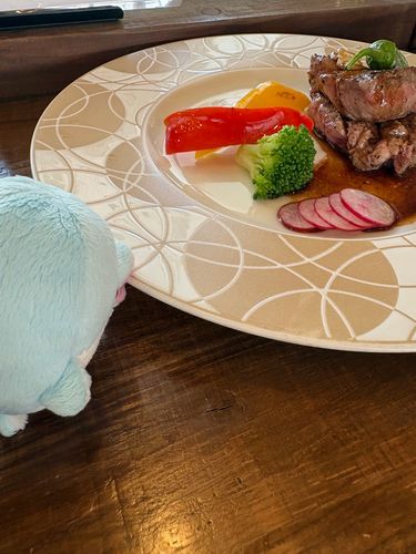 悲しくても肉はうまい