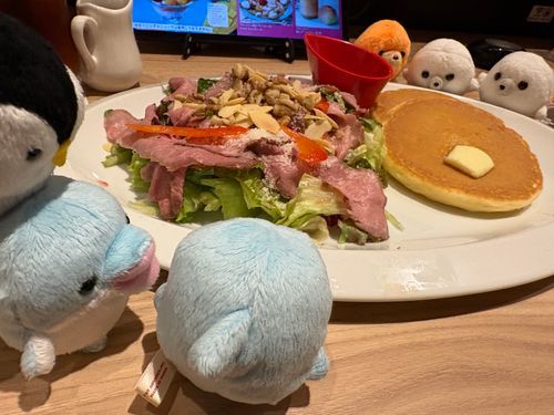 武蔵野珈琲にて
ユニ乗っかってる