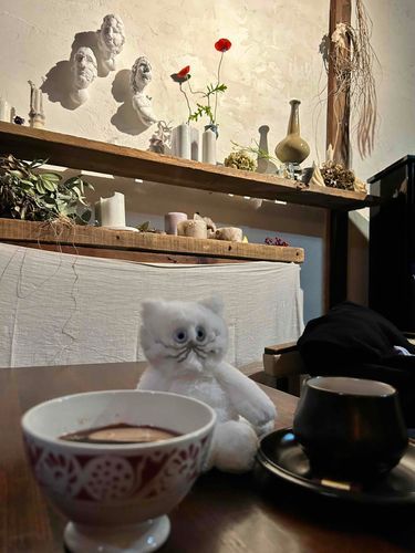かふぇあんどばーにホットワインとコーヒーを飲みに行ったよ
