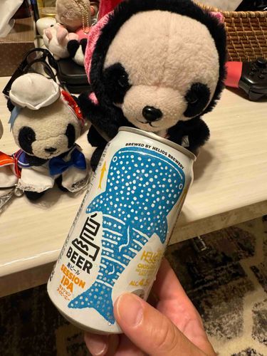 ぱしゅ、カワイイビール見つけた！ジンベエさん、いただきます😋