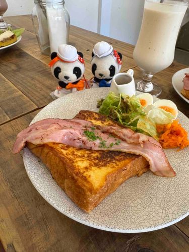 珍しく外でモーニング。
フレンチトーストはふわふわでした！