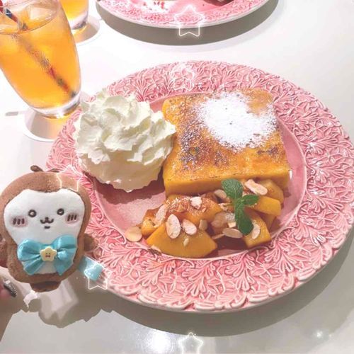 しろいふわふわのしたに、つめたいものが かくれてるみたい！
