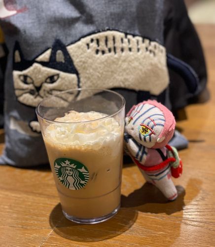 アールグレイティーラテとはぐ座
それとお気に入りのねこバック🐈‍⬛
