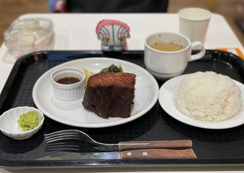 焼かれすぎポークステーキとはぐ座